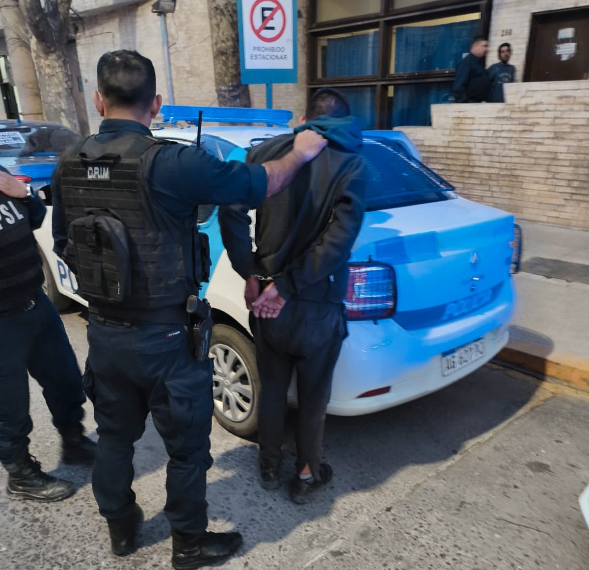 2510303b-bdab-4b08-8196-a8115b43d92c