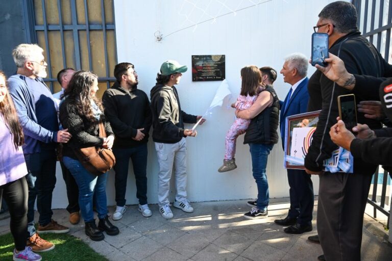 Inauguraron una cancha de césped sintético que lleva el nombre de Otilio ‘Atilio’ Pallero